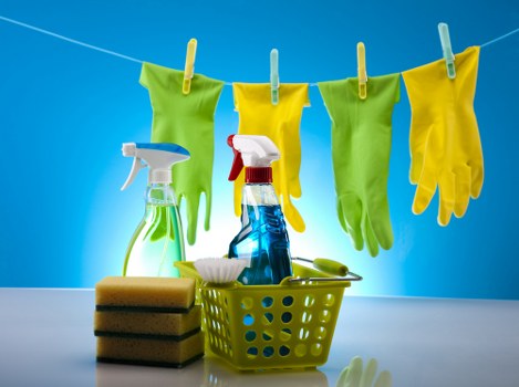 Move out clean in a bathroom showing thorough sanitising and limescale removal